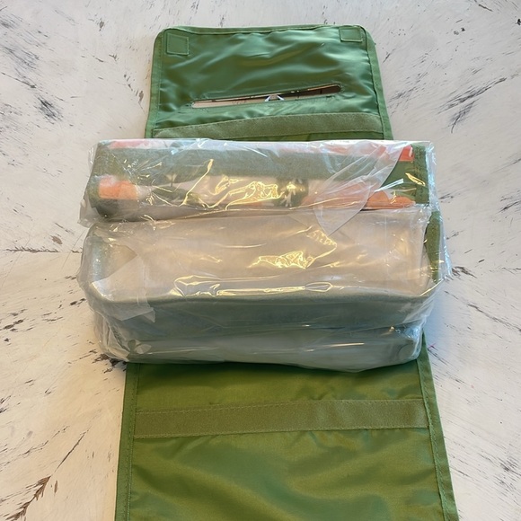 Thirty-One NWT Roll Call Organizer in Morning Floral. - Picture 6 of 6